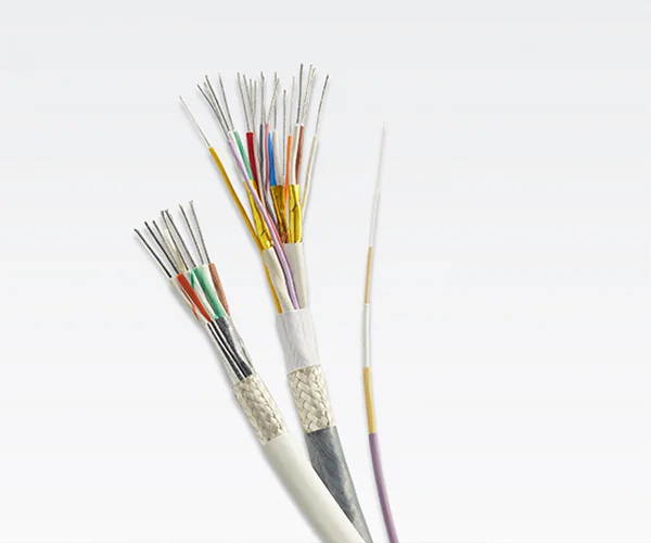 Gore’s portfolio of high-speed data transmission cable assembly solutions for aerospace & defense applications.