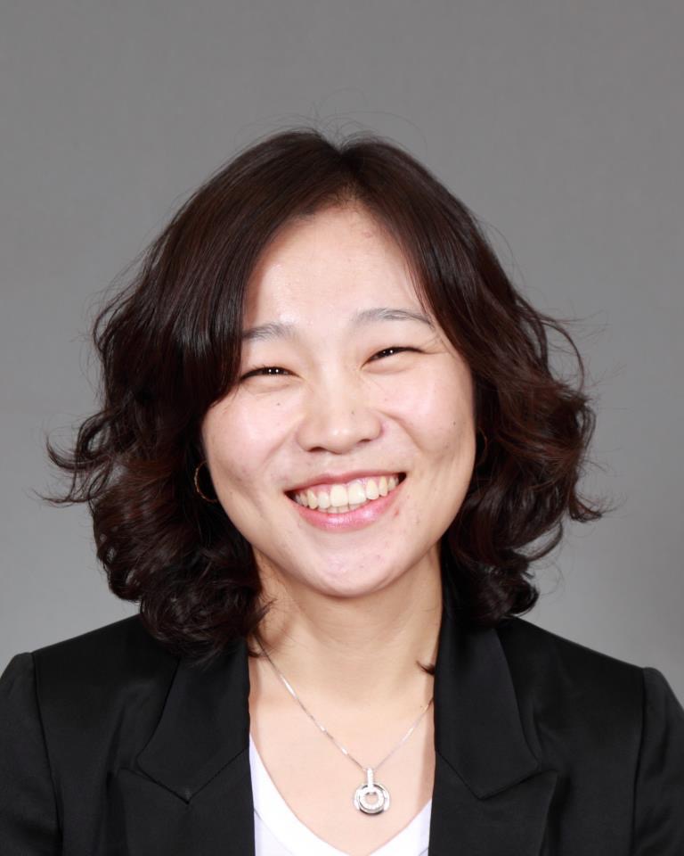 Julie Choi，銷售代表